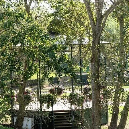 Peaceful Getaway Near *