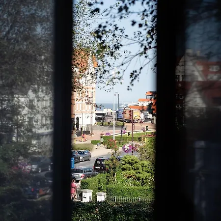 Peaceful Getaway Near Le Coq